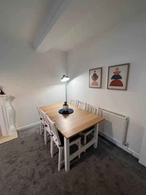 Bridge Place - Spacious Home With Plenty Of Beds! Merthyr Tydfil Kültér fotó