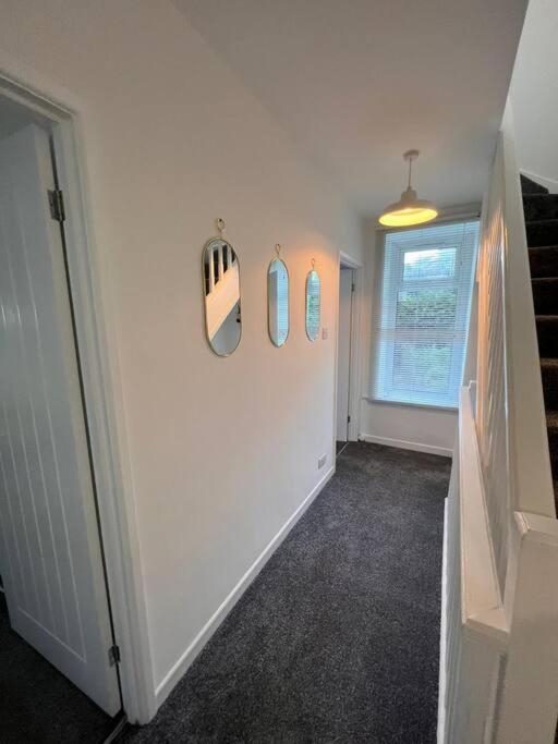Bridge Place - Spacious Home With Plenty Of Beds! Merthyr Tydfil Kültér fotó