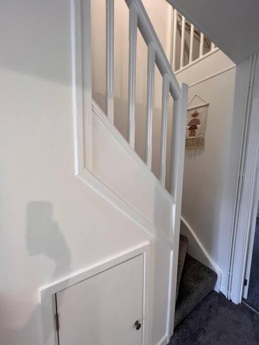 Bridge Place - Spacious Home With Plenty Of Beds! Merthyr Tydfil Kültér fotó